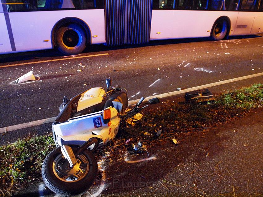 VU Roller KVB Bus Hoehenhauser Ring Koeln Muelheim P14.JPG